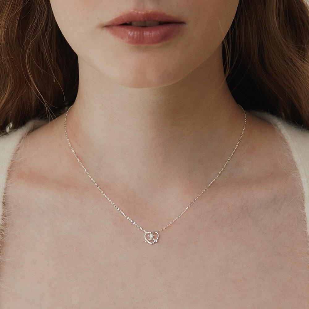 (92.5 Silver) Pretzel Heart Necklace Nz2155