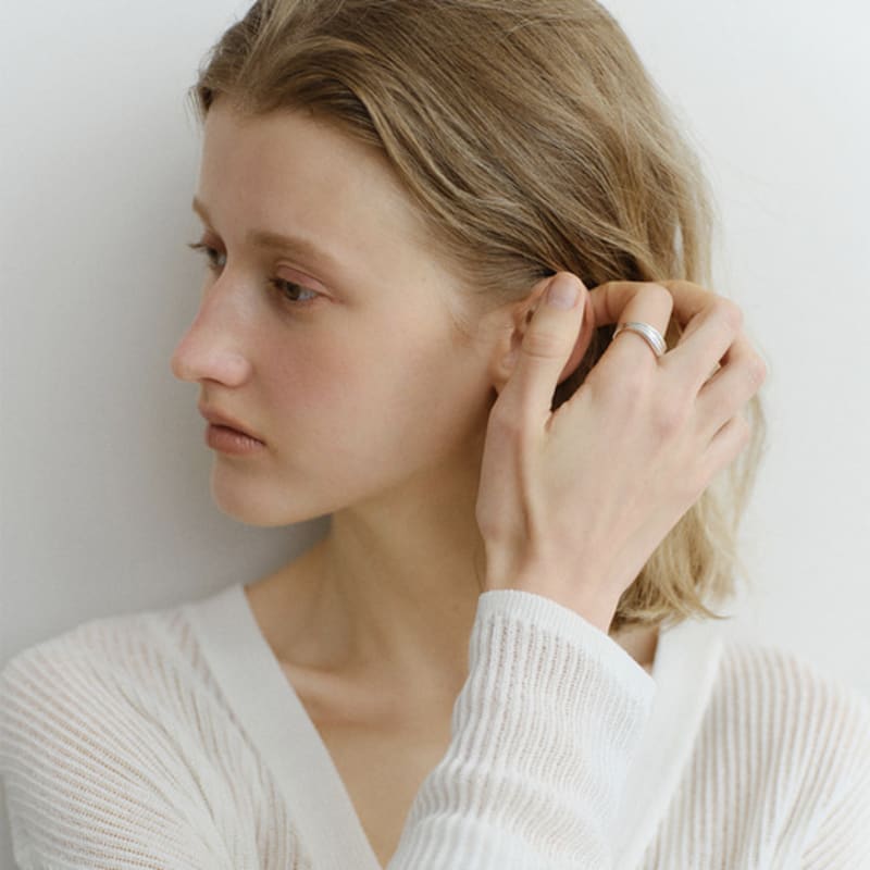 ovbeige [WAY] 925silver TILDE CURVE RING