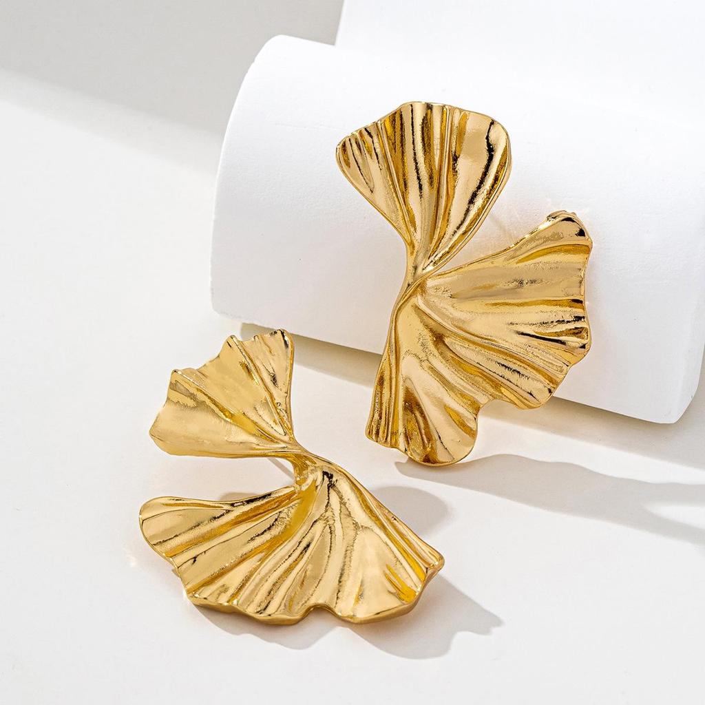 European & American Style Ginkgo Leaf Stud Earrings: Elegant & Fashionable Design for Women
