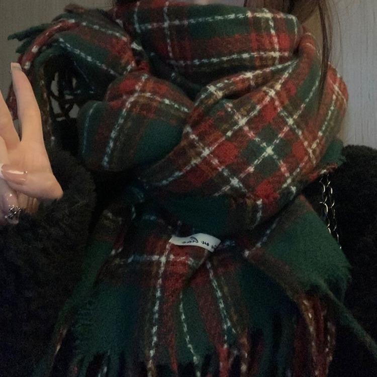 Women's Red Plaid Scarf: Stylish, Warm, and Perfect for Autumn & Winter