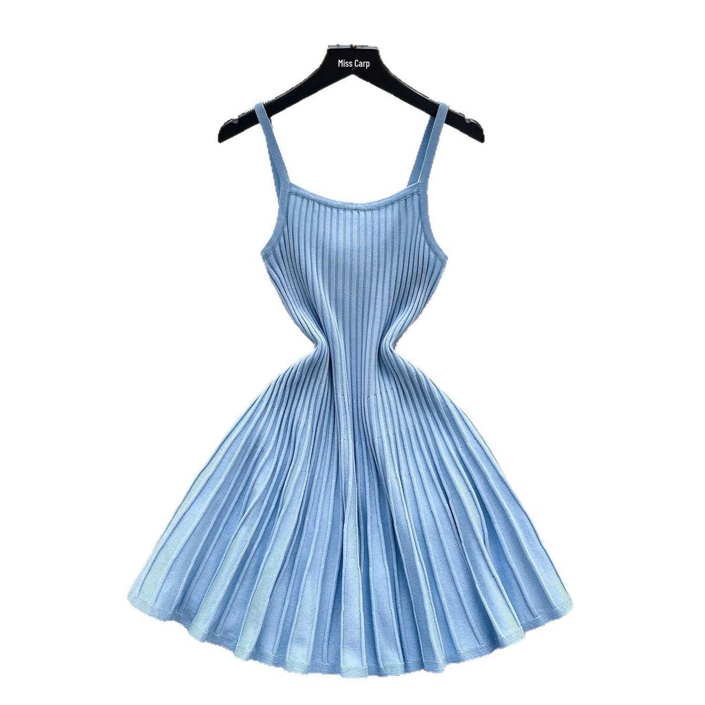 Noble Sense French Retro Autumn Dress: Spaghetti Strap, Waist-Cinching, Slimming Pleated Stripe Knit, 2025 Women's Collection