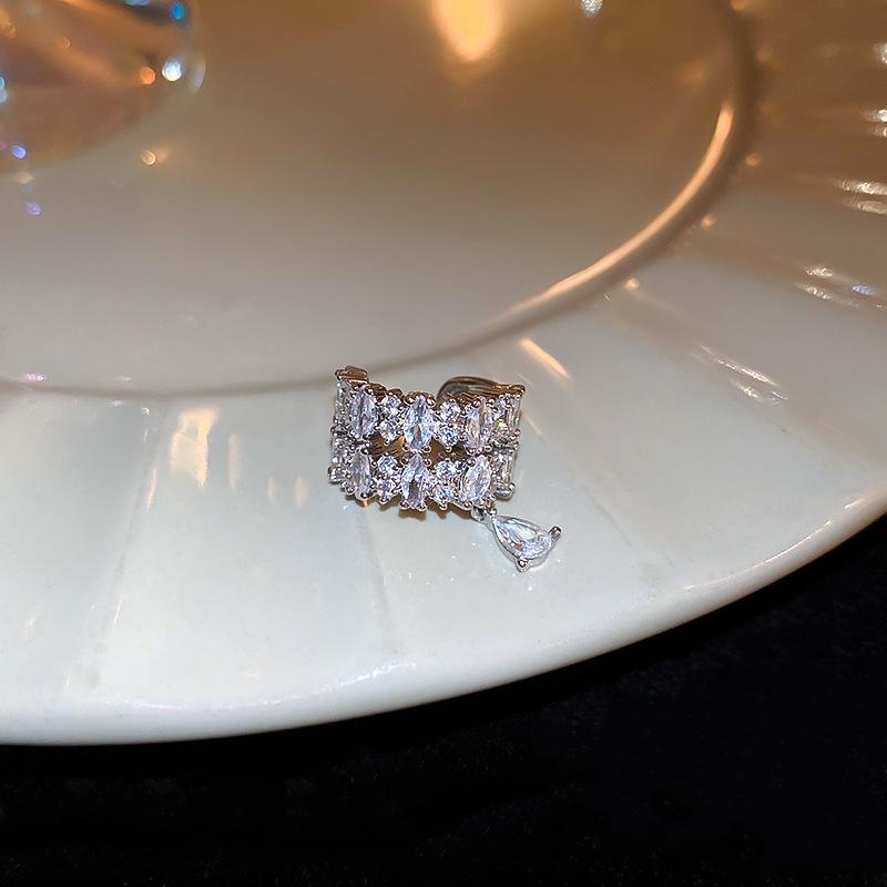 Без проколов ушей, серьги-капли из циркона в стиле легкой роскоши, простые, маленькие и изысканные серьги.