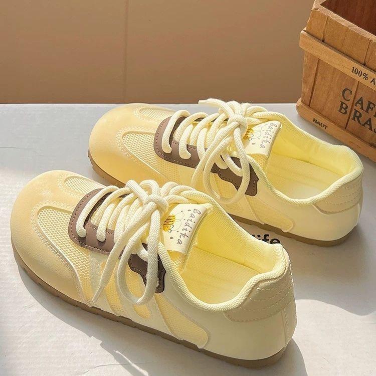 Mesh-Trainingsschuhe für Damen, Sommer, neue flache Sohle, atmungsaktive, milchgelbe Boardschuhe, vielseitige Freizeitschuhe für Damen