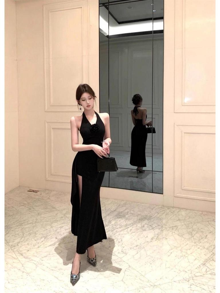 Women's Black Floral Backless Halter Maxi Dress - Slim Fit & Waist-Cinching, Figure-Flattering Bodycon Design with Summer Slit.