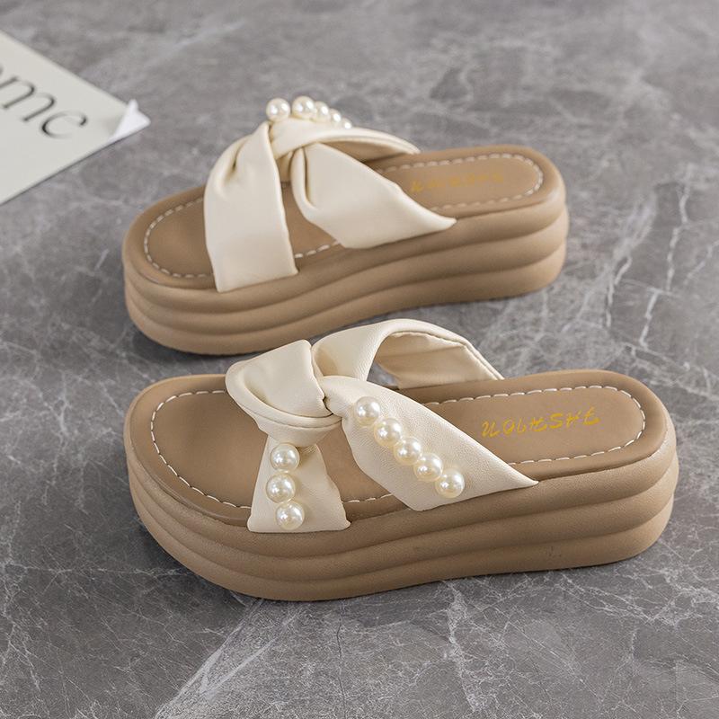 

Sweet pearl casual thick-soled cool slippers women wear beach slippers in summer 2025 students thick-soled flip-flops 35