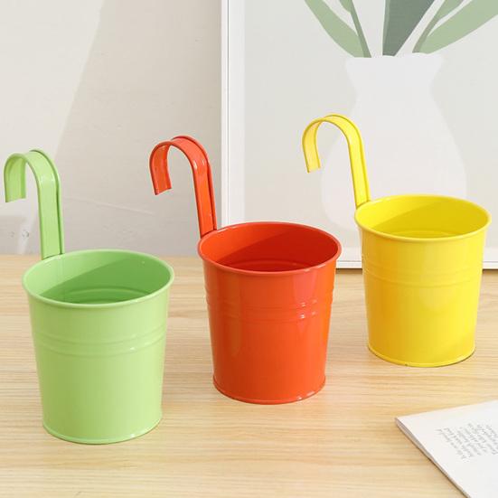 Metal Hanging Planter Flower Pot with Drain Hole Detachable Hook Railing Plant Pot for Balcony Garden Fence