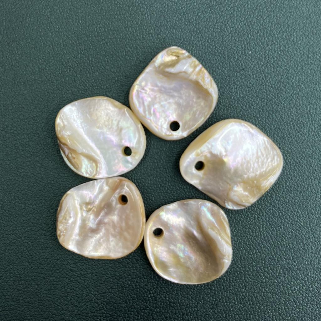 20Pcs, Natural Shell Mother of Pearl Beads with Hole, Boho Irregular Loose Beads, 19-21mm, for DIY Necklace Accessories, Jewelry Making Crafts Gifts