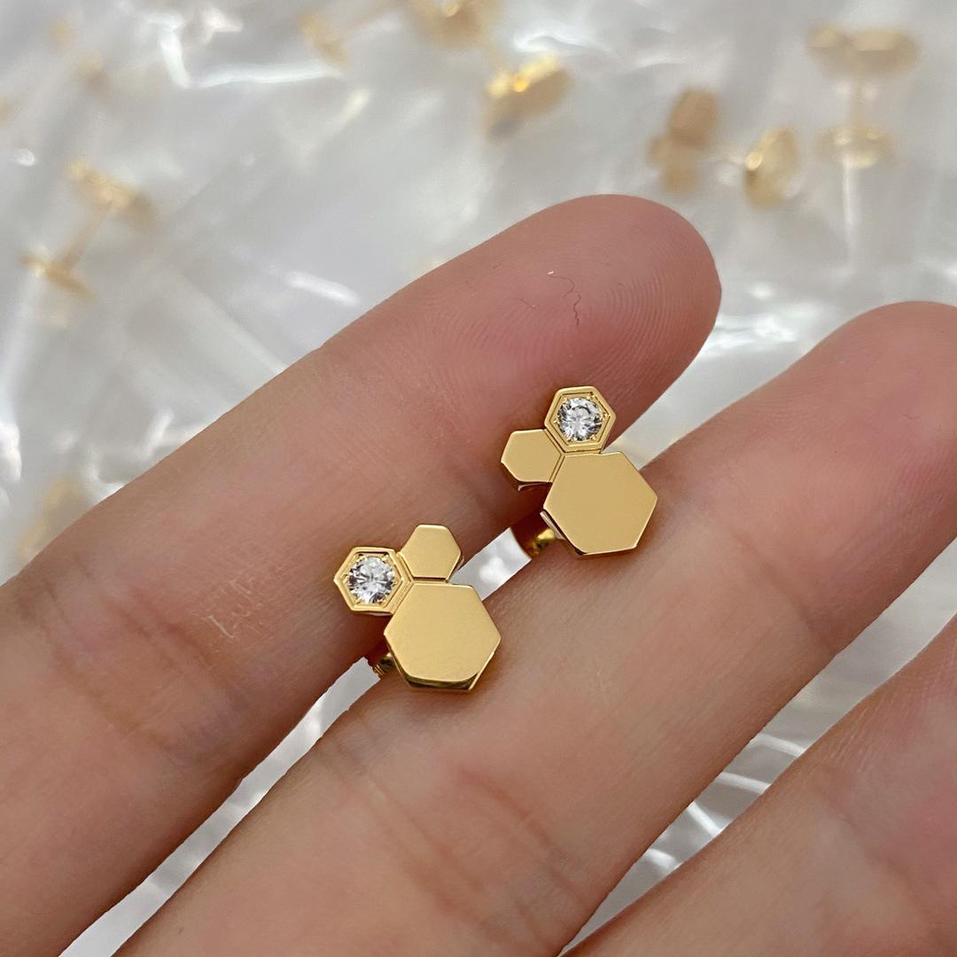 

Shangmei 18K Gold Plated Honeycomb Diamond Stud Earrings - Exquisite, Non-Fading Craftsmanship. рожевий колір золота