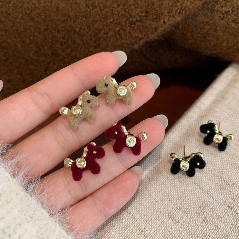 Creative Unique Cartoon Animal Colt Horse Earrings For Women Girl Cute Animal Little Horse Ear Stud Jewelry New Year Gift