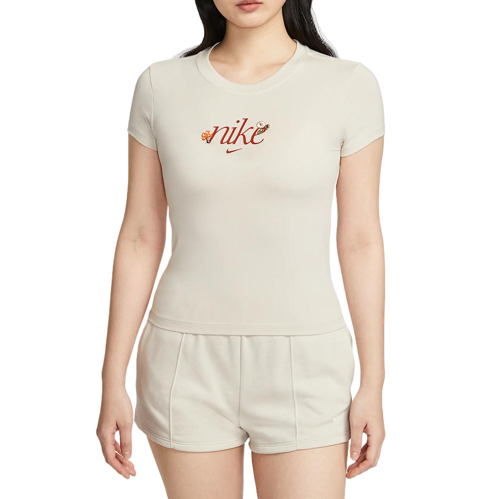 

Nike Спортивная одежда Chill Knit Простая Модная Дышащая Универсальная Классическая Футболка с Коротким Рукавом Женские Топы Светло-Бежевый HF9723104 S