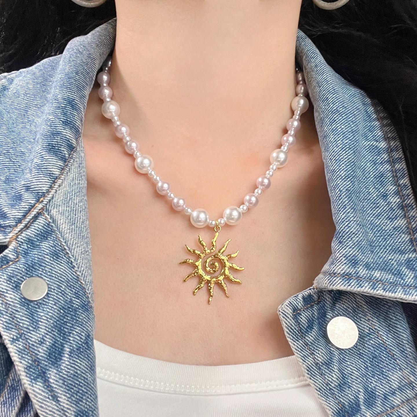 Autumn And Winter Highlight Manta Rose Tahitian Artificial Crystal Pearl Necklace Clavicle Chain Pendant