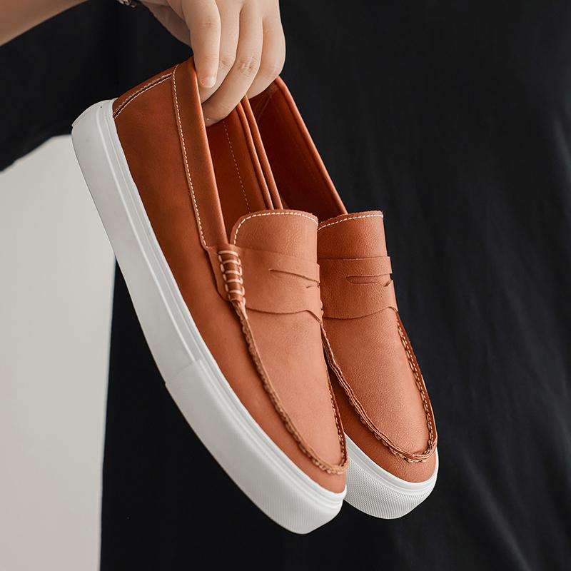 Comfortable Men's Soft-Soled Slip-On Loafers Versatile Casual Business Shoes Formal Leather Moccasins Leisure Walk Driving Flats