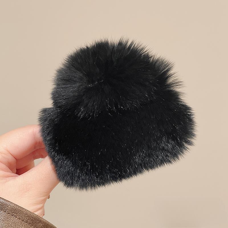 Autumn and Winter Plush Grab Clip Female Senior Sense 2024 New Furry Hairpin Back Head Shark Clip Headdress