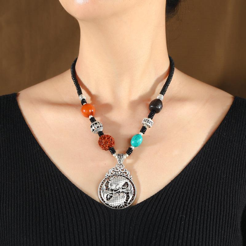 Retro imitation silver jewelry short collarbone chain women's Tibetan silver beeswax necklace sweater chain cotton and linen accessories pendant