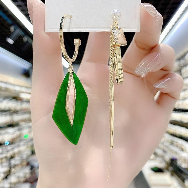 Small and Versatile Green Earrings for Women, Trendy Design with Asymmetrical Geometric Earrings