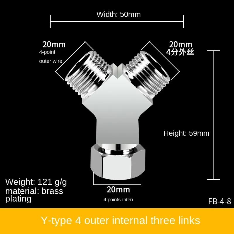 Der Dreiwege-Wasserverteiler aus Kupfer lässt sich direkt mit den 1/2-Zoll-Wasserhahn-Dreiwege-Verteiler-Wasserrohranschlüssen verbinden.