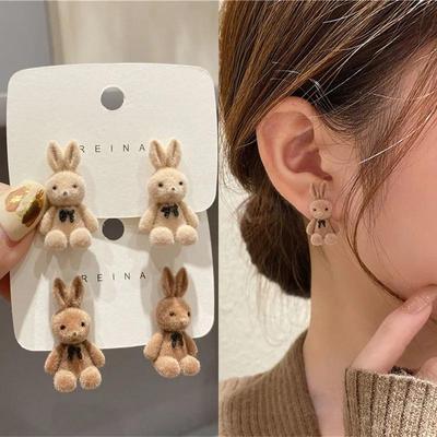 2023 Trendige Koreanische Hasen-Ohrstecker mit Flockbeschichtung: Schlichter Herbst-/Winter-Ohrschmuck für Damen