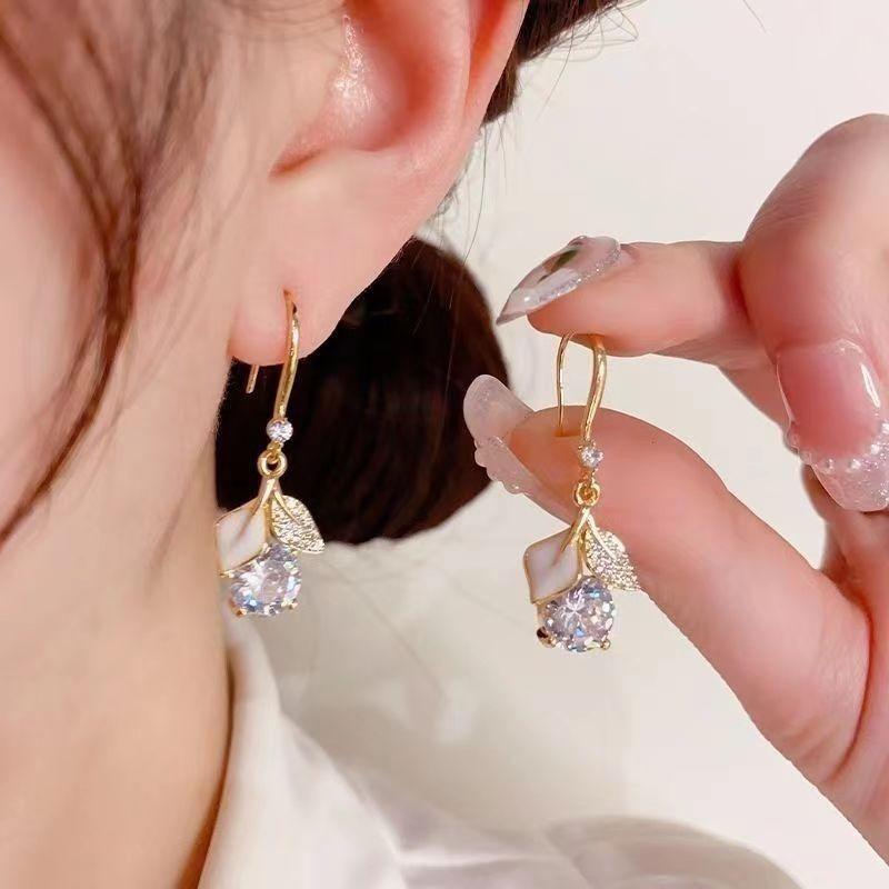 Crystal Ginkgo Leaf Pendant Earrings for Women European Geometry Temperament Girl Gift