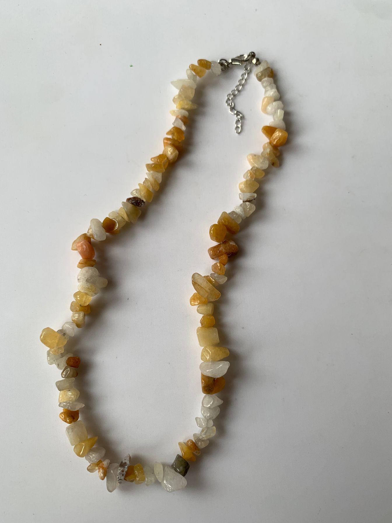 

Семицветный чокер из натурального дробленого камня и кристаллов - Ожерелье в пляжном стиле для весны/лета