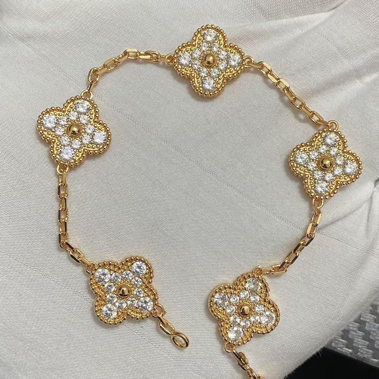 

New Version Four-leaf Clover Five-flower Bracelet Natural Red Agate White Mother-of-pearl Bracelet Ladies Laser Bracelet V Gold