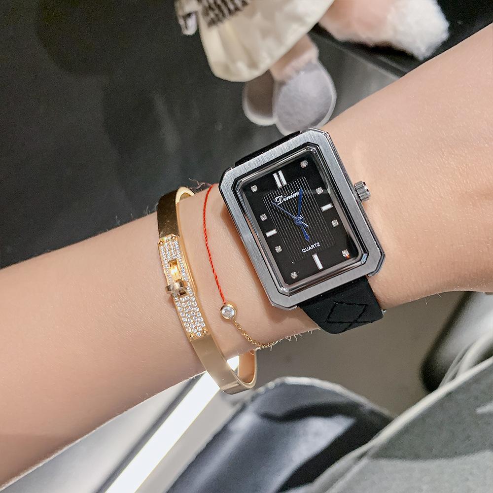 Fashionable Temperament and Design Square Belt Casual Commuting Simple Watch Elegant Ladies Quartz Watch