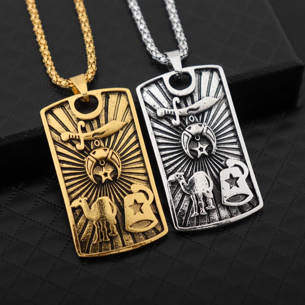 Nuova Collana con Ciondolo a Forma di Stella Falce e Cammello