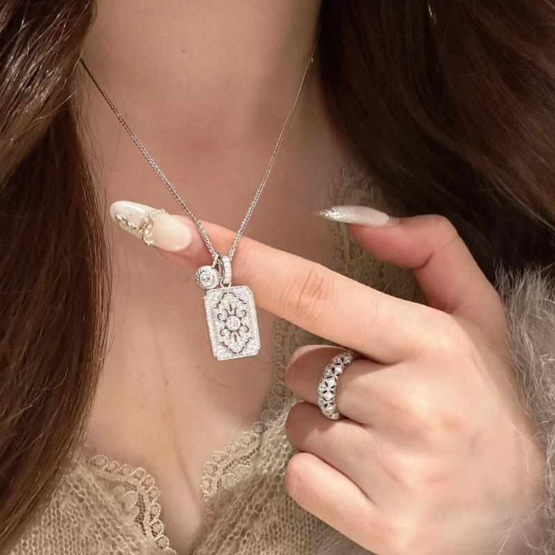 Zircon Hollow Square Pendant Necklace Light Luxury Design Clavicle Chain Versatile Premium Sense Necklace