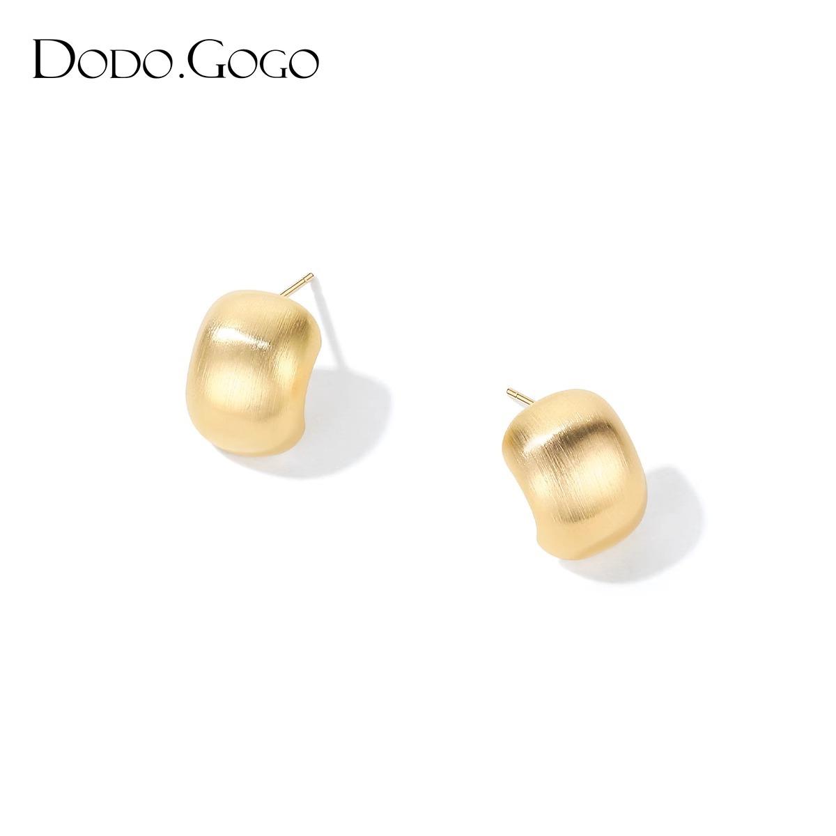 DODOGOGO French retro brushed matte stud earrings women s light luxury niche design sense premium earrings versatile earrings