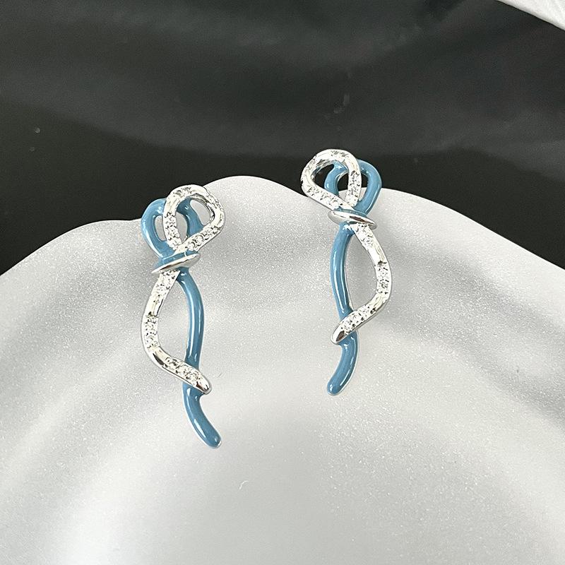 Blue Bow Earrings Exquisite Commuter Stud Earrings Women Simple Personality Fashion Daily Earrings