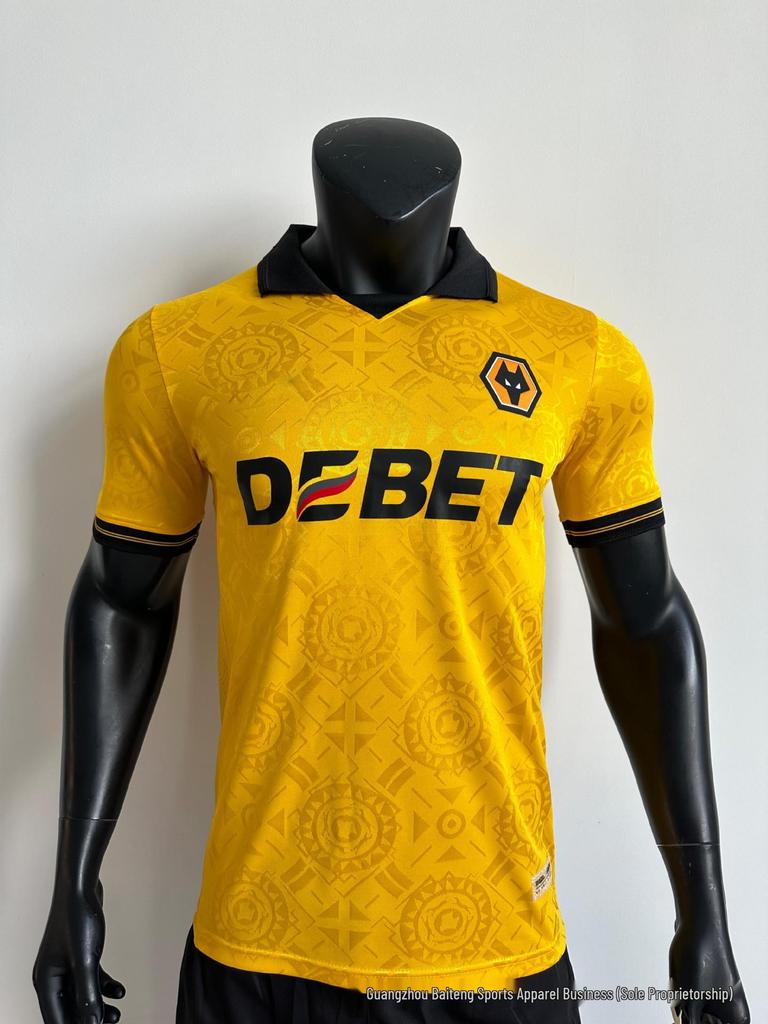 2526 Voetbalshirts: Chelsea, Wolves, Lissabon, Everton, River Plate, Cougars, Atlético Nacional - Thuis & Uit