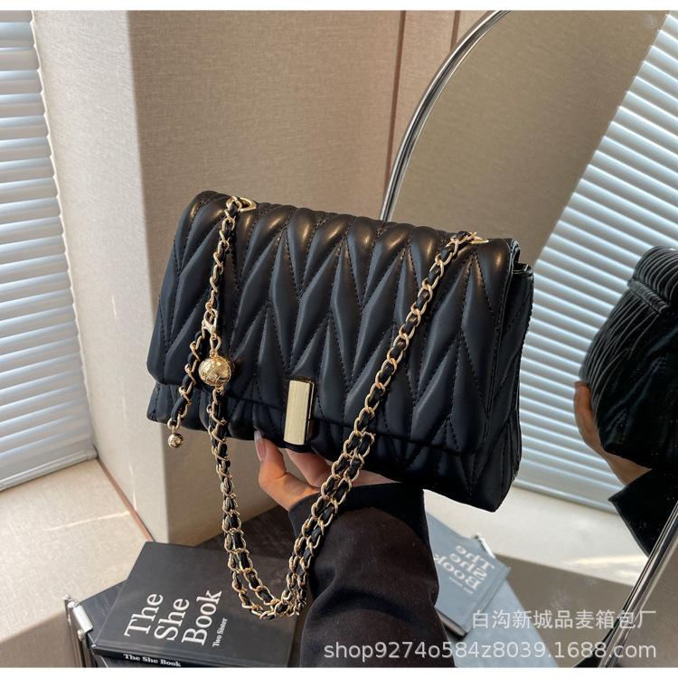 Xiaoxiangfeng Rhombus Chain Bag Women's 2025 New Fashion Niche Messenger Bag Foreign Style Commuter Women's Shoulder Bag