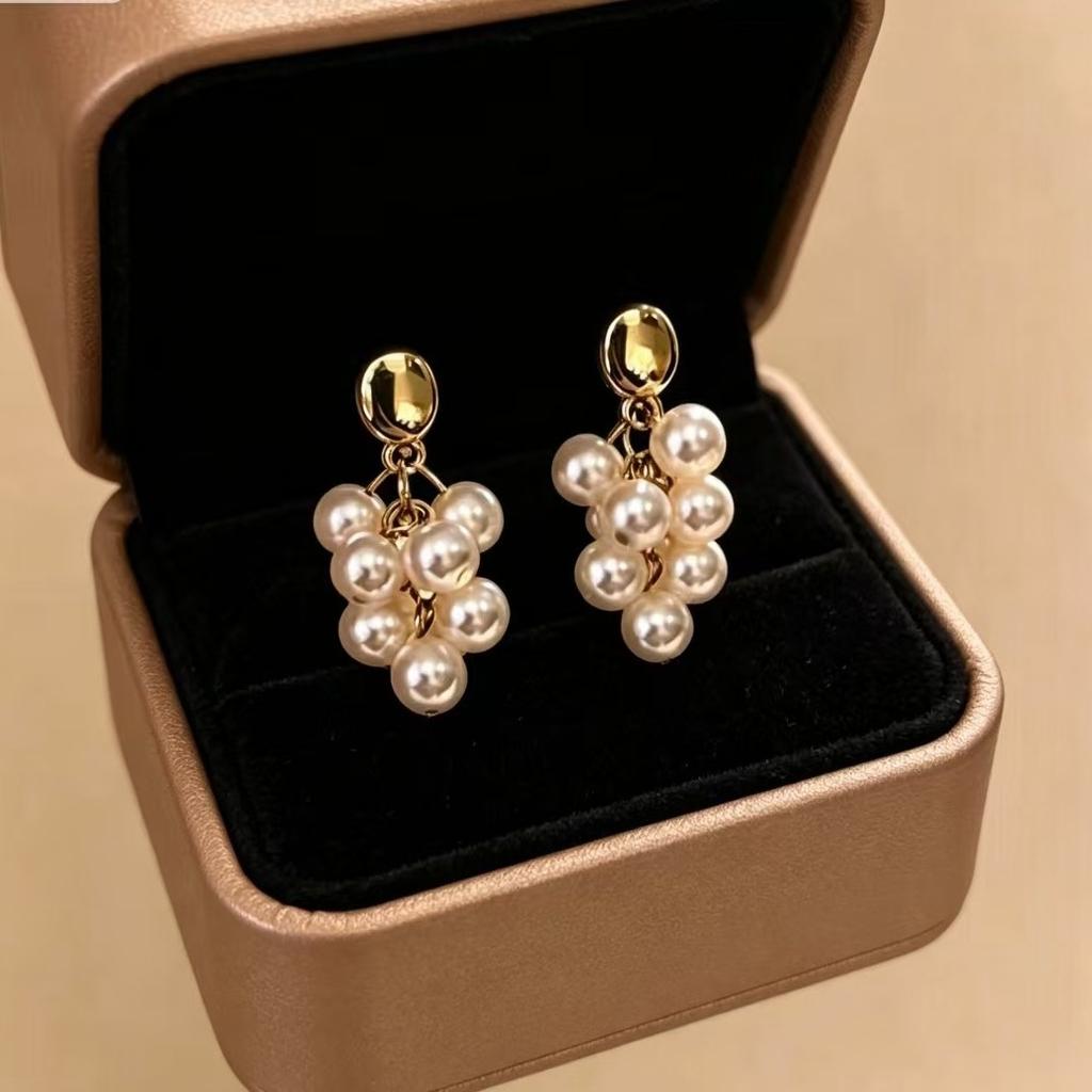 French grape string pearl fringed stud earrings retro celebrity light luxury round face earrings show face thin earrings