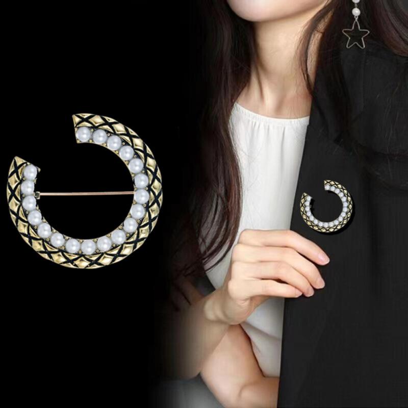 Elegant Brooch, Synthetic Pearl Initial Design for Women, Vintage Style, with Faceted Pearls.