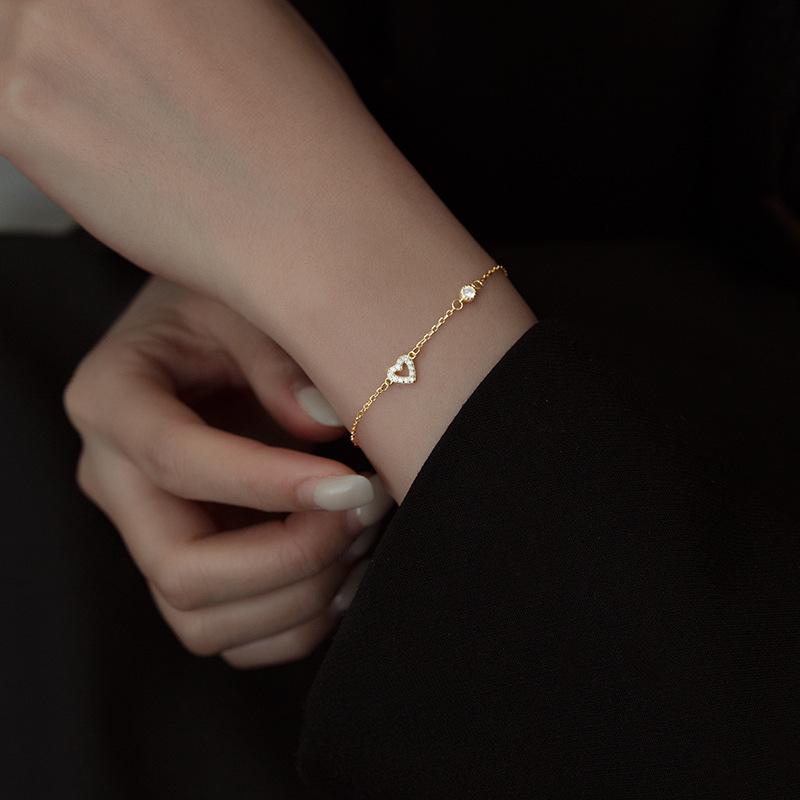 Love Design Heart-Shaped Bracelet: 14K Gold-Plated 925 Sterling Silver for Women, Simple and Versatile.
