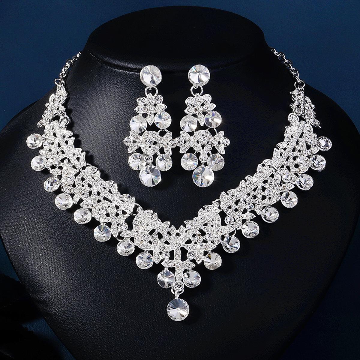 

Комплект свадебных украшений из трех предметов, высококачественные украшения для выпускного вечера, ожерелье из сплава с бриллиантами в форме короны, комплект серег