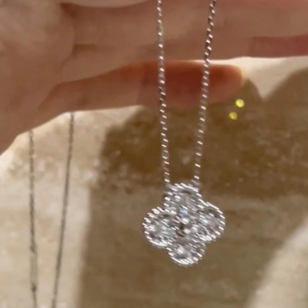 Titanium Steel Does Not Fade, Simple High-End Necklace Women'S Design Temperament Collarbone Chain Fashionable Personalized Pendant