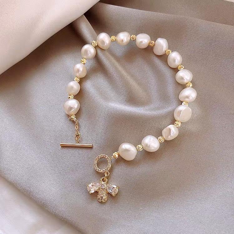 Freshwater Pearl Bee Bracelet: Elegant Light Luxury Versatile Bangle for Women.