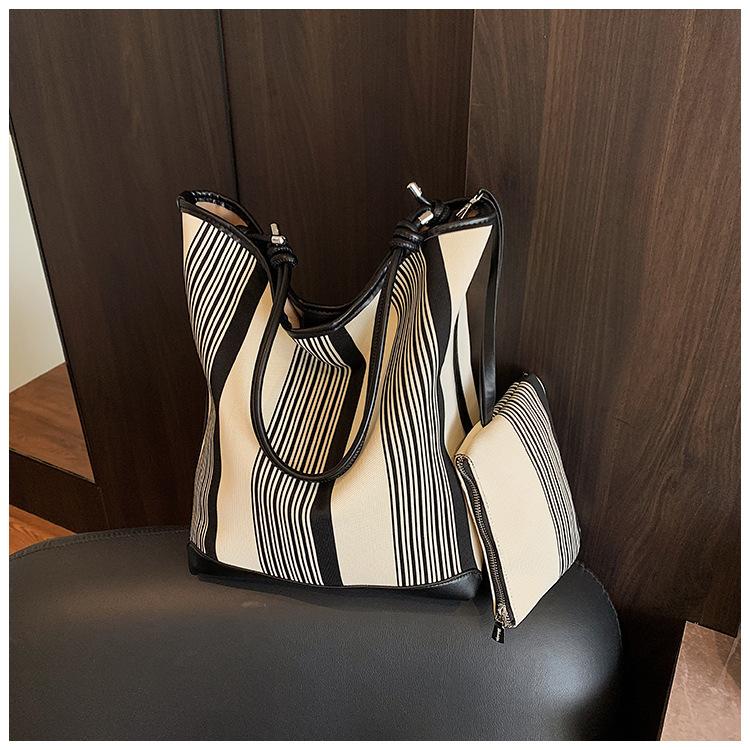 Niche Lazy Wind Underarm Bag Women's Bag Summer New Fashion Contrast Color Large Capacity Bag Commuter Shoulder Striped Bag