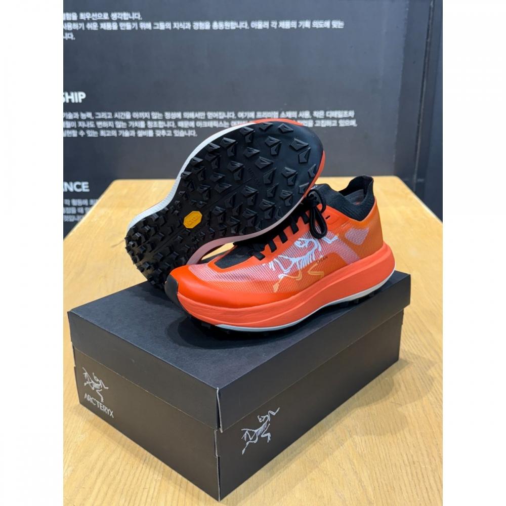 

Arc Teryx Fw24 Жіночий S Afofwx9031 SOLARIS / BLACK/255