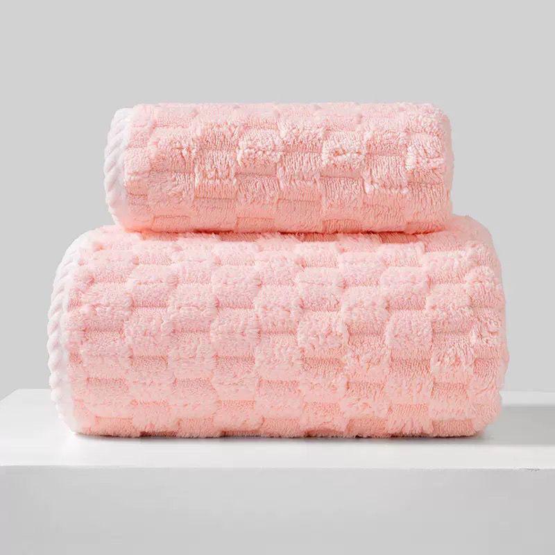 Quick-Drying Coral Fleece Plaid Bath Towel – Soft, Thick, No-Shed, Highly Absorbent 70*140