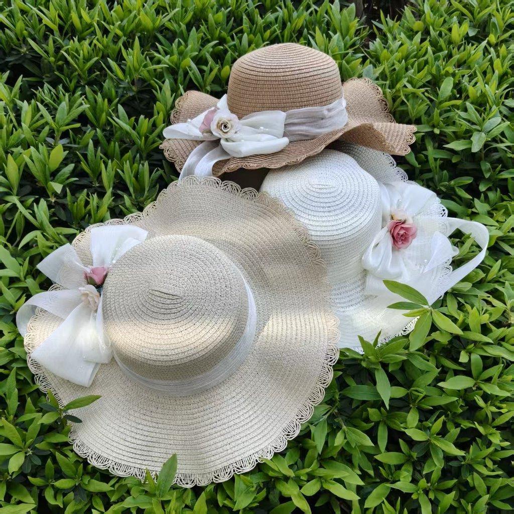 Cappello di Paglia Estivo da Sole per Donna con Design in Pizzo e Motivo Floreale Perfetto per Spiaggia e Attività all'Aperto