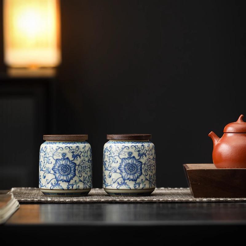 Creative Blue and White Porcelain Sealed Tea Canister Bamboo Lid Vintage Ceramic Coffee Bean Candy Storage Jar Food Container