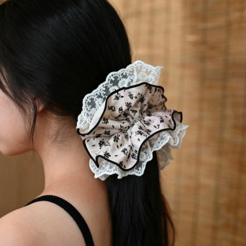 Multi-Layer Floral Lace Lolita Hair Tie