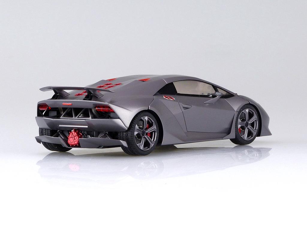 Aoshima Bunka Kyozai Supercar Series 21 Lamborghini Sesto Element Plastic Model 1/24 No.