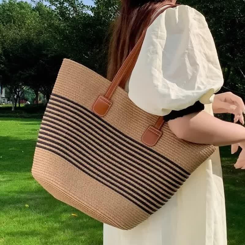 Mei Wan Er W1-B12 Large Beach Straw Shoulder Bag