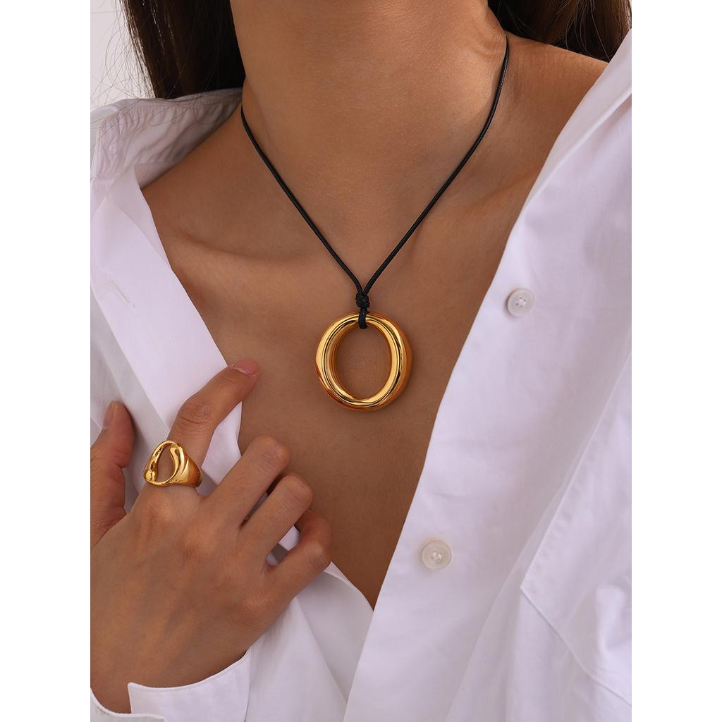 Yori Stainless Steel Round Pendant Hollow Necklace Prevent Allergy Simple Metal 18K Gold PVD Plated Jewelry Bijoux Gift