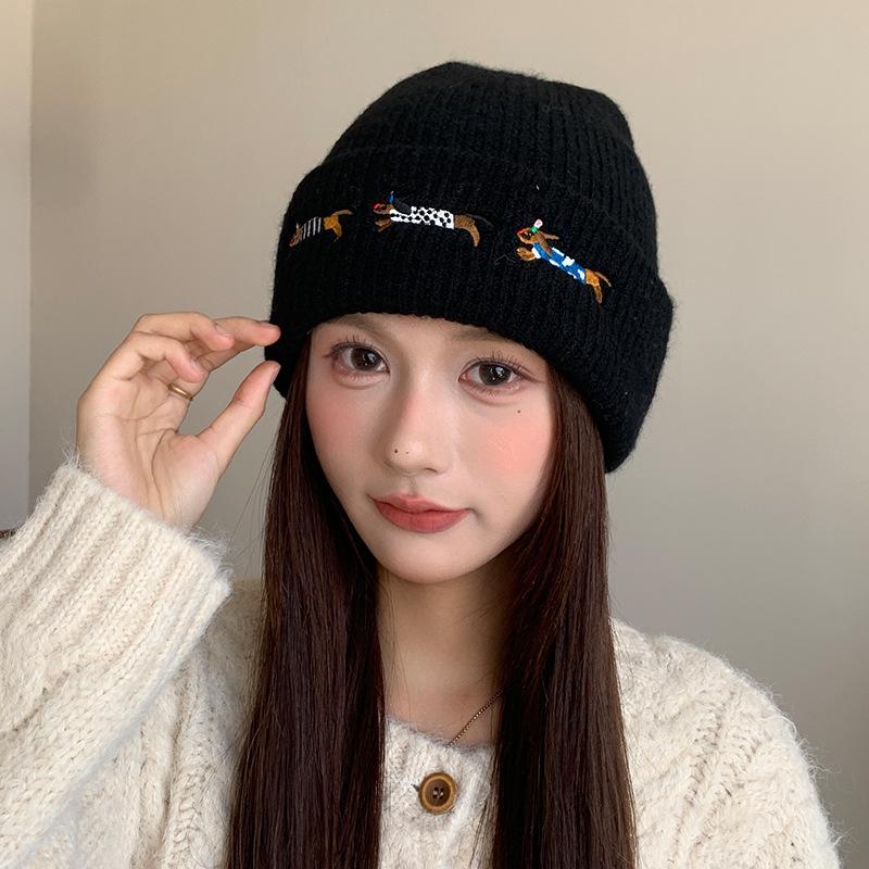 Cute Dachshund Embroidered Knitted Hat for Women Warm and Ear Protecting Woolen Hat for Couples Versatile Cold Hat for Students