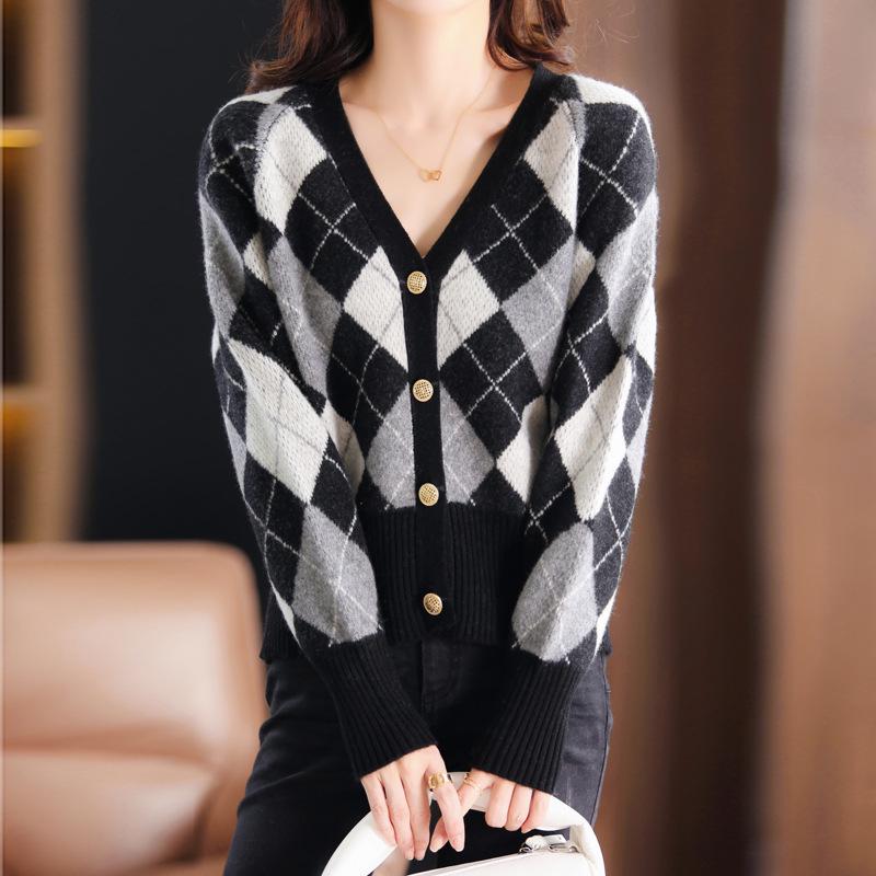 2025 Women's V-Neck Pure Wool Knit Cardigan – Autumn/Winter, Diamond Patchwork, Casual & Warm Sweater Coat