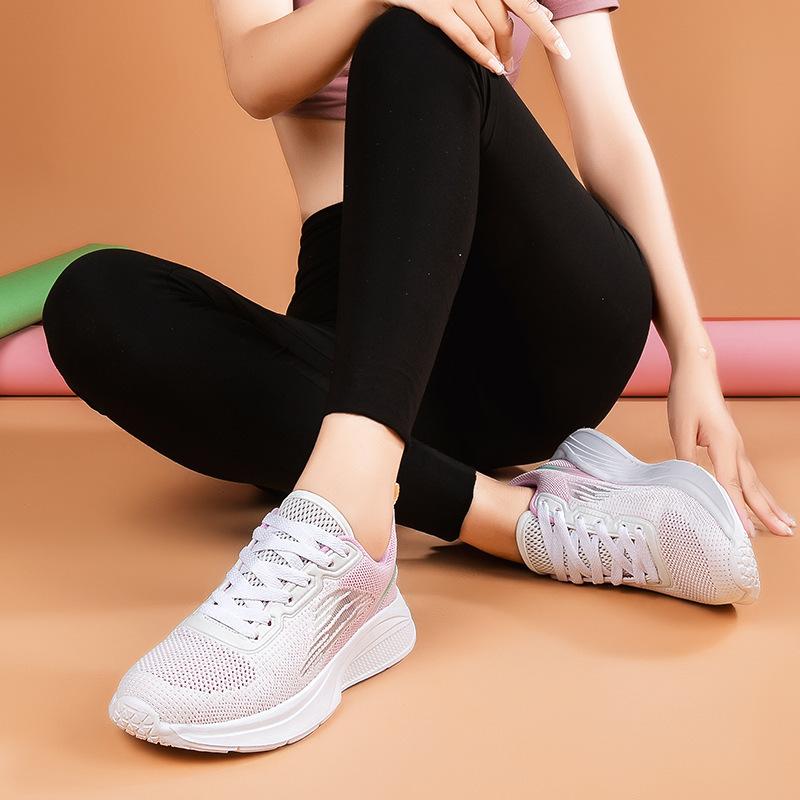 

Новая обувь женская дышащая обувь из летучего трикотажа женские шнурки модный тренд спорт женская 42