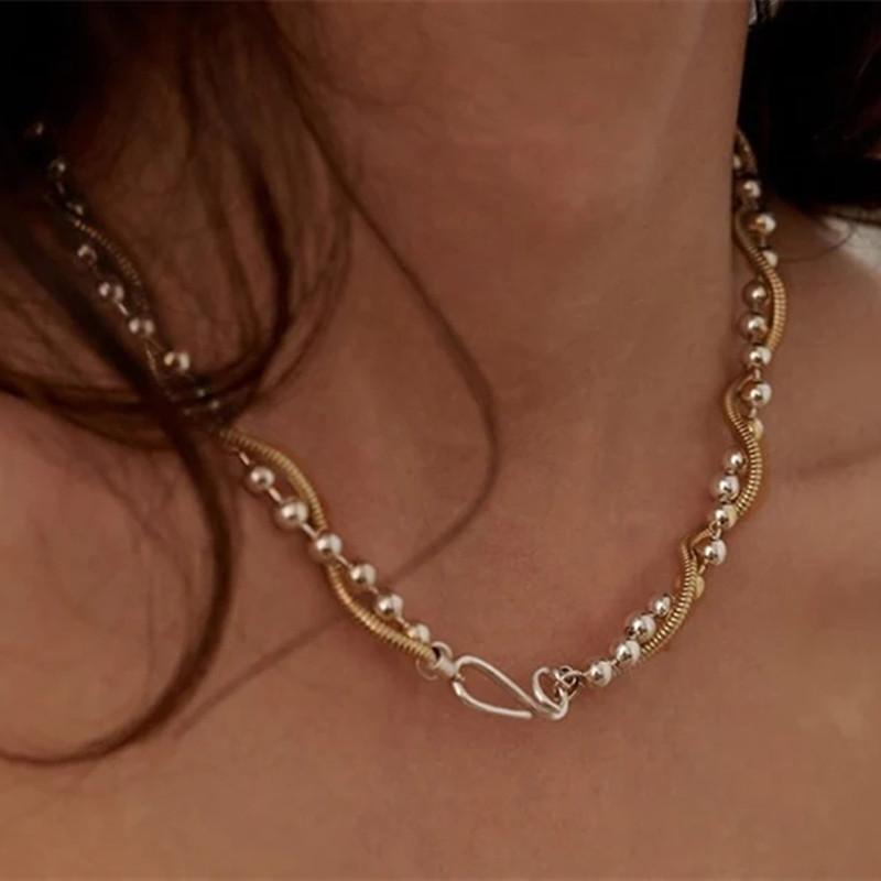 Premium Metal Copper Plated 18K Real Gold Fashionable High Street Color Matching Black Agate Wrapped Snake Bone Chain Personalized Unique Necklace